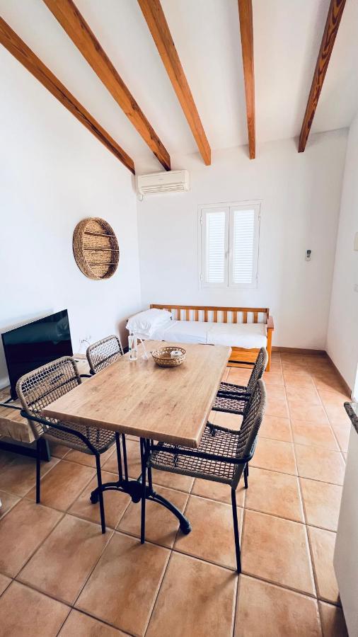 Apartments Es Clot Des Forn Es Pujols Luaran gambar
