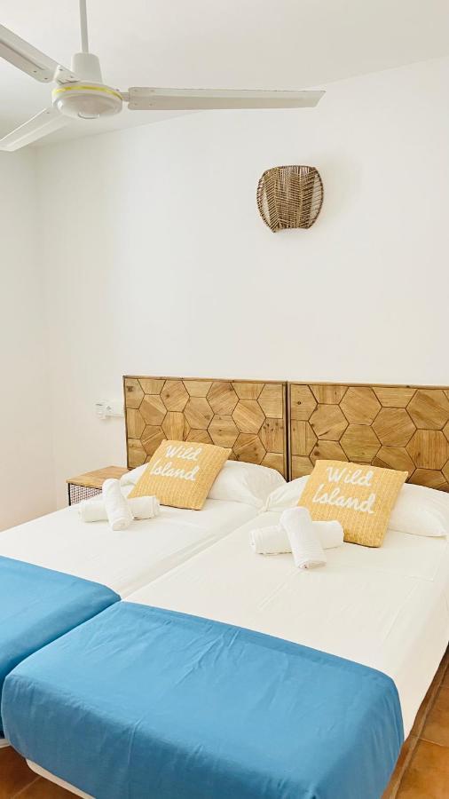 Apartments Es Clot Des Forn Es Pujols Luaran gambar