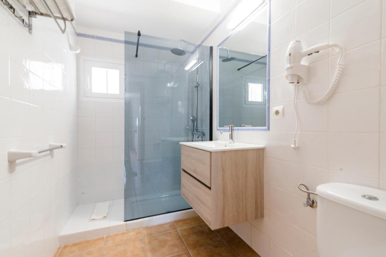 Apartments Es Clot Des Forn Es Pujols Luaran gambar
