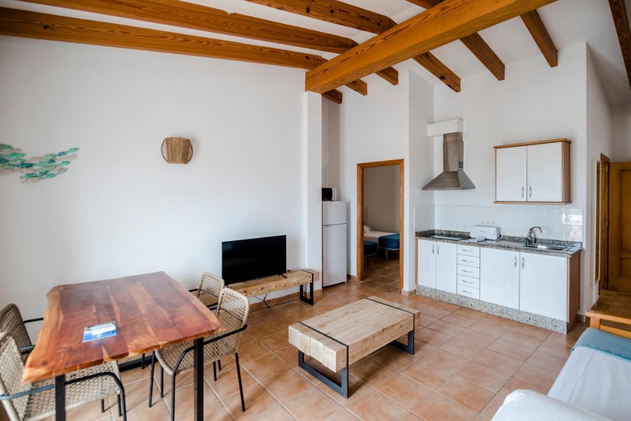 Apartments Es Clot Des Forn Es Pujols Luaran gambar