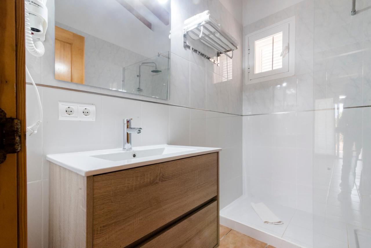 Apartments Es Clot Des Forn Es Pujols Luaran gambar
