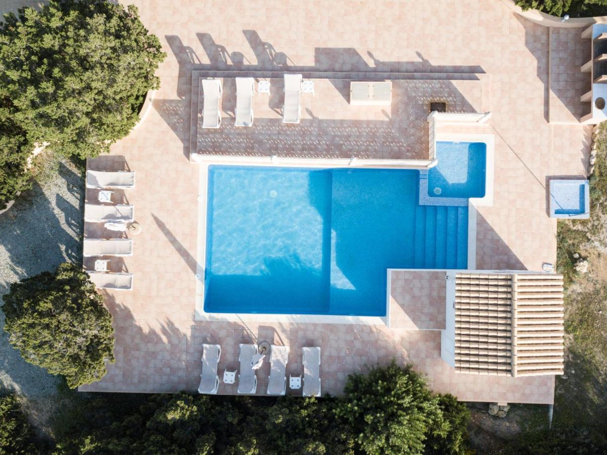 Apartments Es Clot Des Forn Es Pujols Luaran gambar
